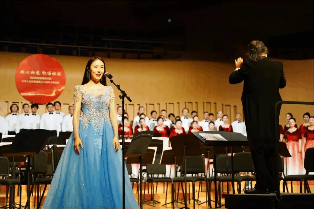 西安新高教职业高中 受邀参加西安市统战系统庆祝中相关图片