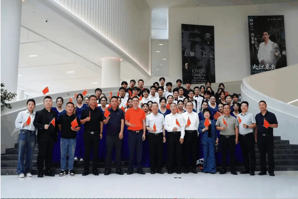 西安新高教职业高中 受邀参加西安市统战系统庆祝中相关图片