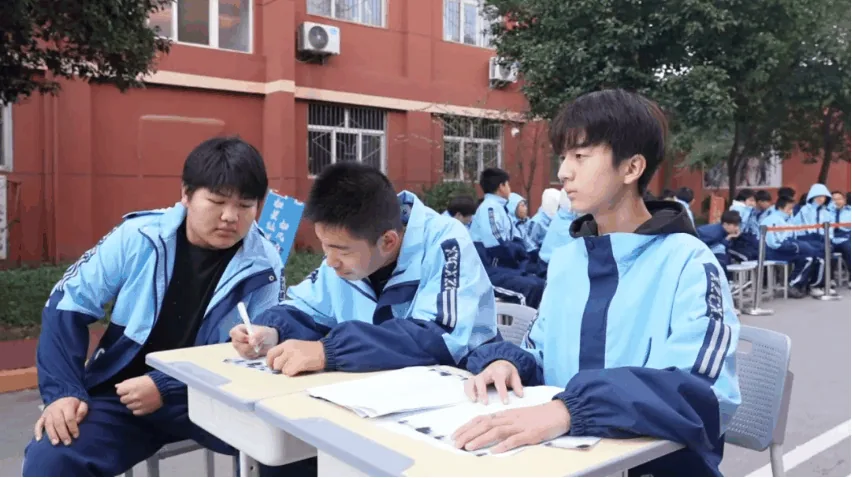 【腾飞吧，城市科技！】以赛促学，充分实践 新能源相关图片
