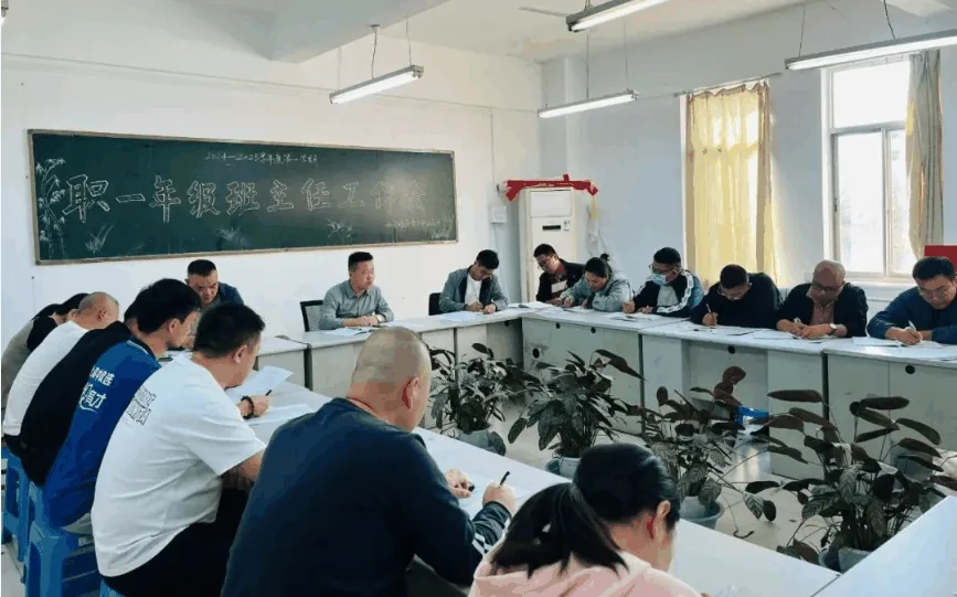 第一次月考纪实 从容不迫 沉着应考相关图片