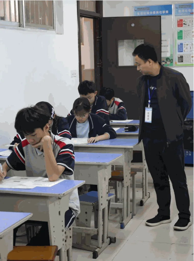 第一次月考纪实 从容不迫 沉着应考相关图片