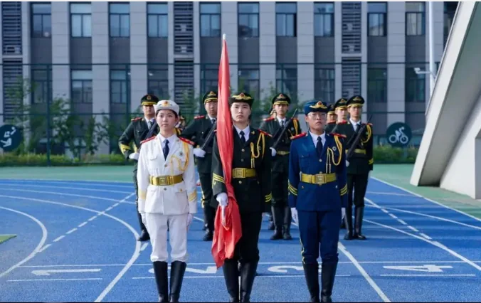 在现代，守护每一个孩子的笑容！相关图片
