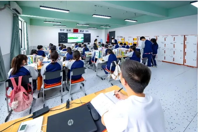 在现代，守护每一个孩子的笑容！相关图片