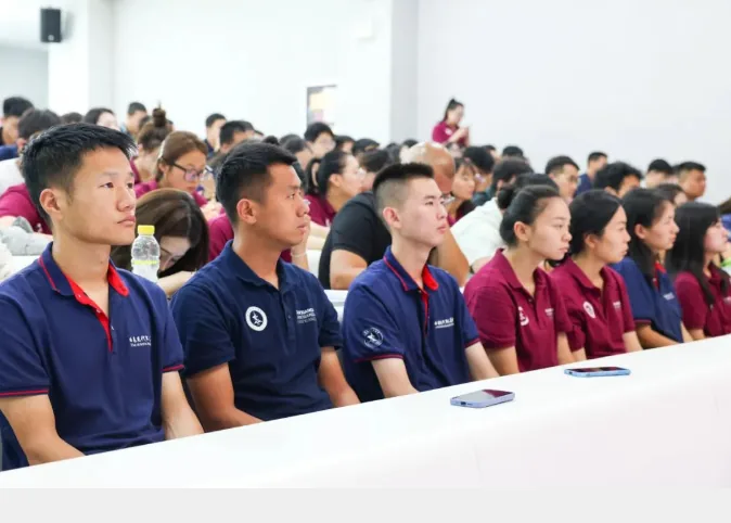 在现代，守护每一个孩子的笑容！相关图片