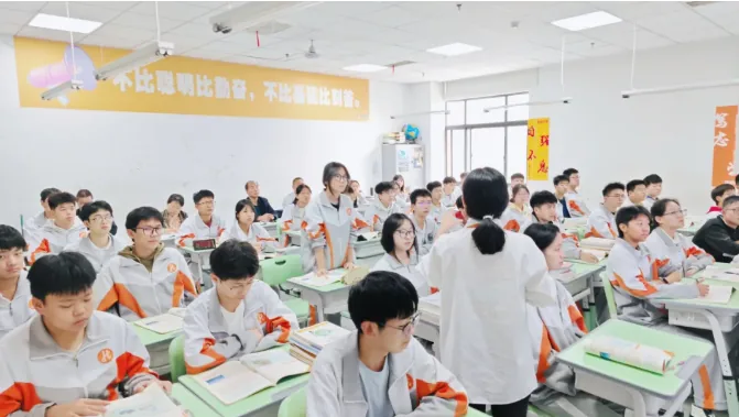 专家引领 研以致远 西安科学教育研究院专家团队莅相关图片