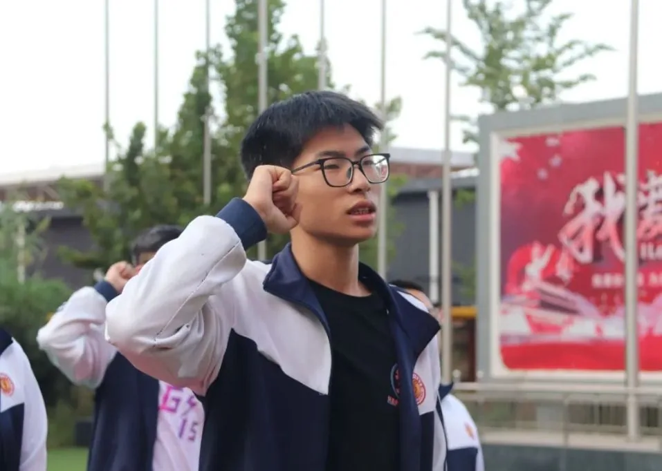 脚踏实地 全力以赴 西安东方职业高级中学隆重举行相关图片
