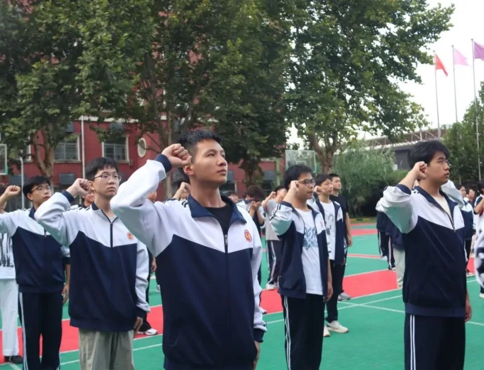 脚踏实地 全力以赴 西安东方职业高级中学隆重举行相关图片