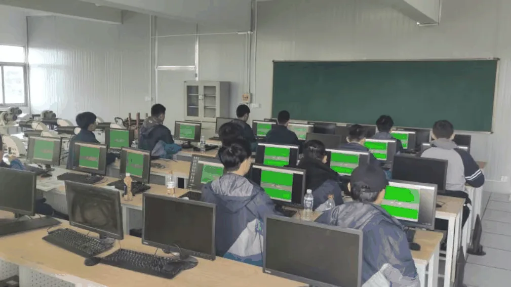 急!无人机人才缺口100万!2025年西安中考无相关图片