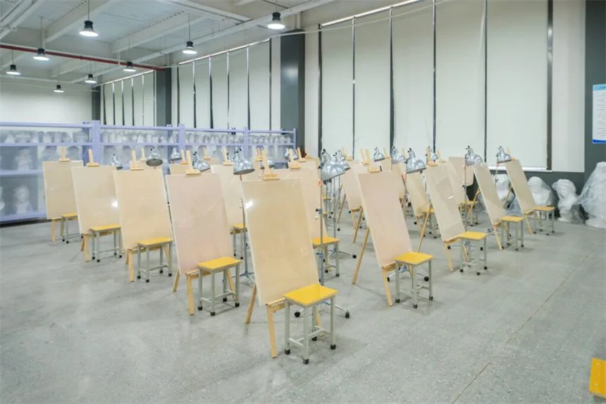 2025年西安西京职业高级中学招生简章相关图片