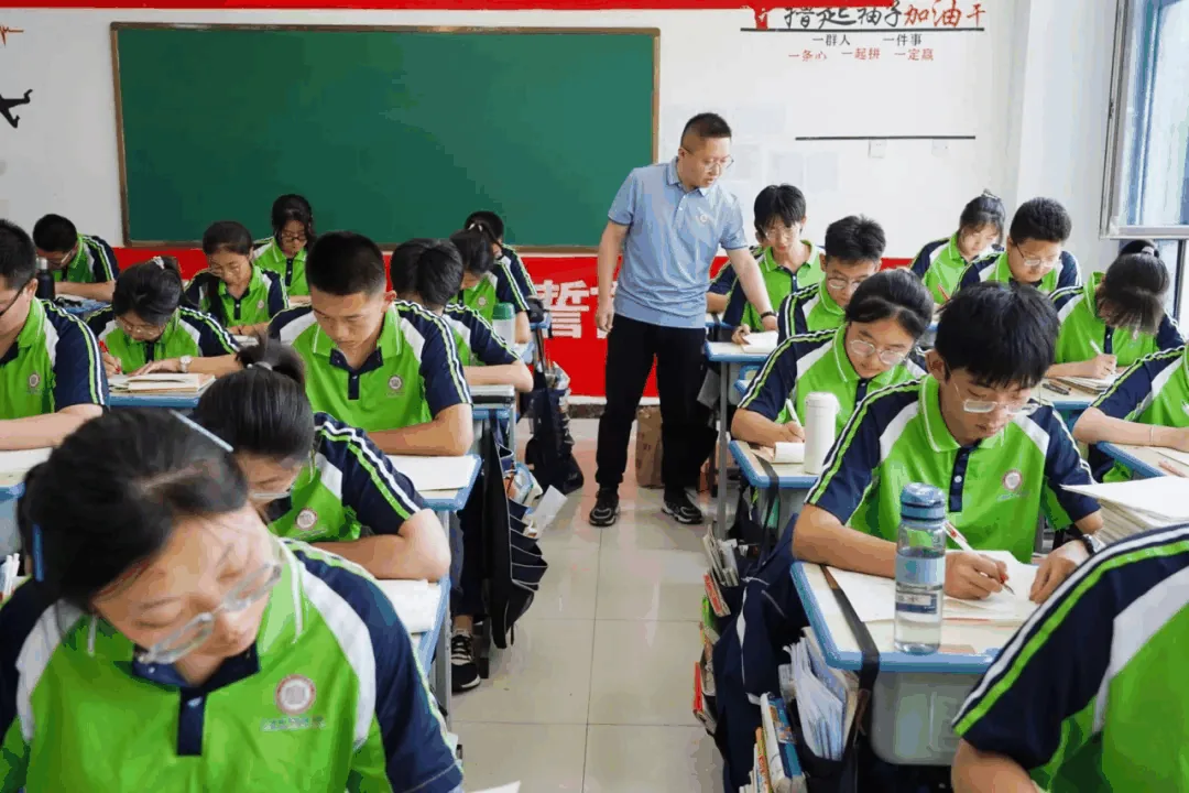 理科635、文科643！西安这所高补学校，20人小班、独立校区、一年6万左右，硬核成绩可查