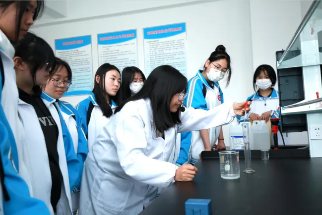 西安中考200多分的女孩子,别慌!3+2药学是一相关图片