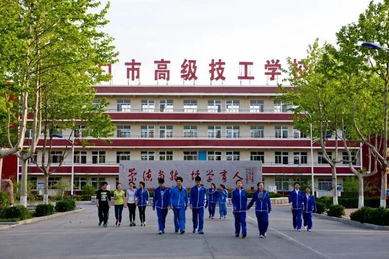 男娃学技术的好去处！公办铁路技校，农村户口免学费，毕业进铁路系统，稳！