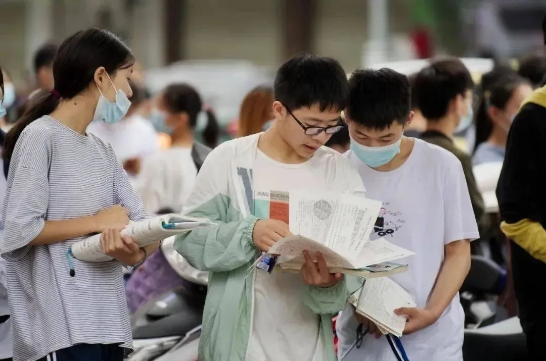 西安中考志愿填报全流程拆解！一批次二批次、统招定向怎么录？一篇讲透