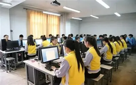 西安中考200-300分在西安能上什么学校?公办中职,普通家庭的定心丸