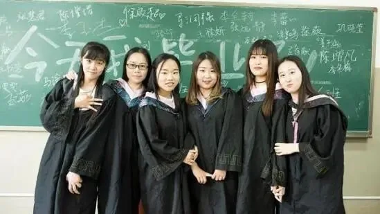 女孩子读中职学什么专业好?这四个方向,好找工作、收入也不错