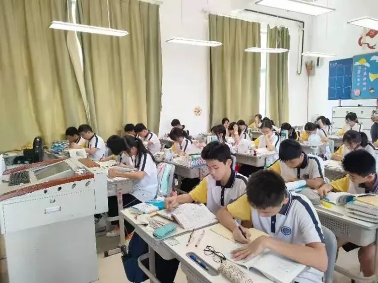 初三班主任告诉你:中等生到底“差”在哪里?如何破相关图片