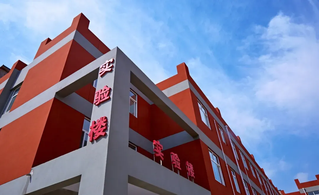 女孩子中职学什么专业好?这所学校的“3+2”药剂、口腔、中医康复太香了! - 西安中考升学网
