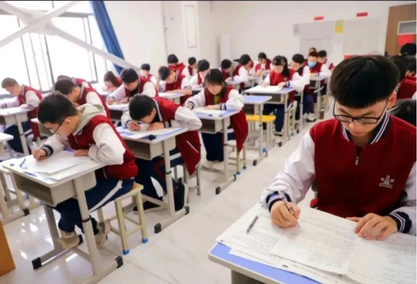 适合西安西郊、沣东、咸阳家长:200-350分孩子选这所职高,单招稳、费用低、离家近